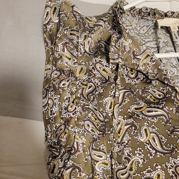 Dress. - Picture 4 of 4